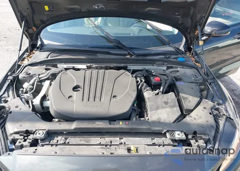 2022 Volvo S60 B5 Momentum z USA, uszkodzony, nr VIN 7JRL12FZ1NG162991